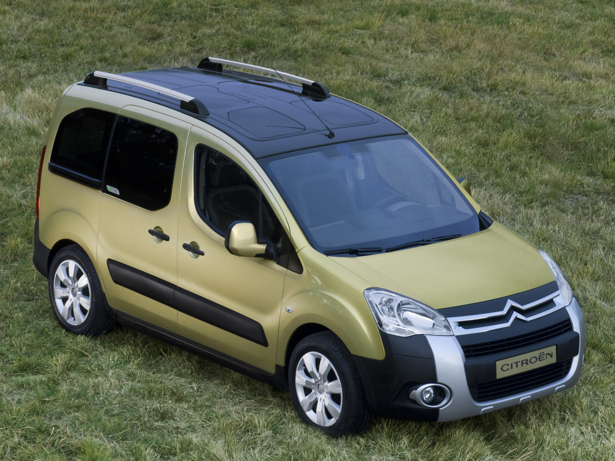 Citroen Berlingo минивэн (Ситроен Берлинго минивэн) в Шадринске.  Комплектации. Цена. Фото. Характеристики